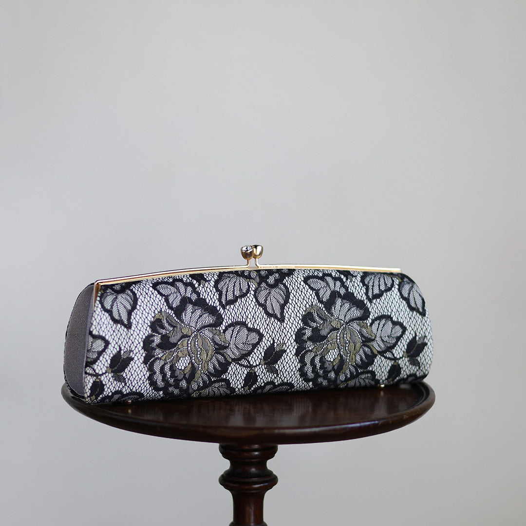 Omi | Pochette faite main avec Nishijin-ori en dentelle noire et or