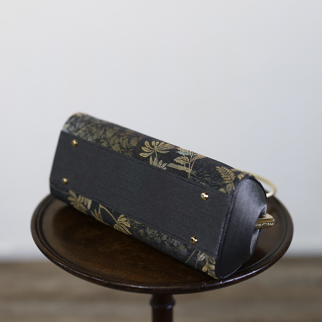 Harima | Sac à main fait main avec motif Oboro Kamon Nishijin-ori tout neuf