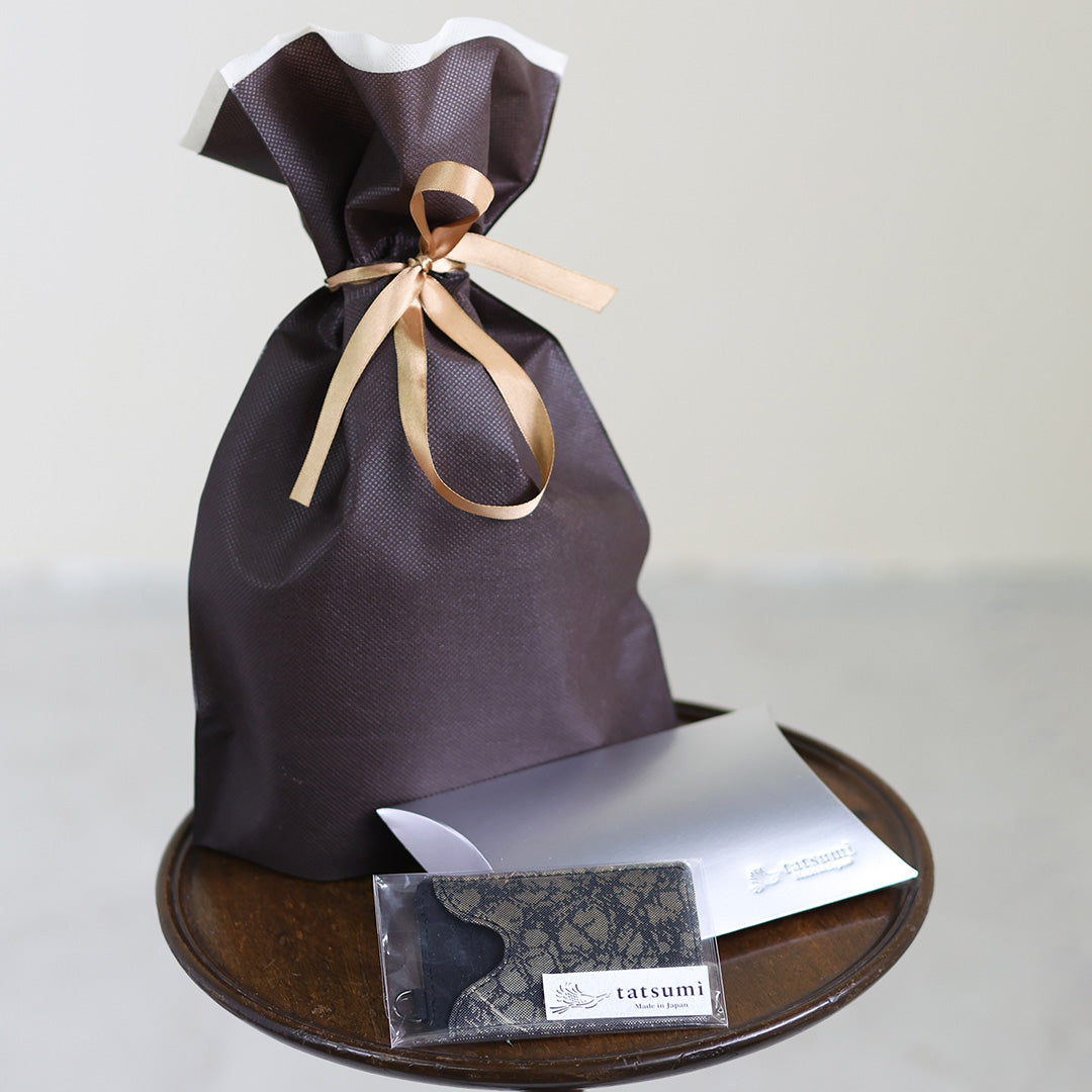 Mutsuki – 朧家紋柄 西陣織 パスケース