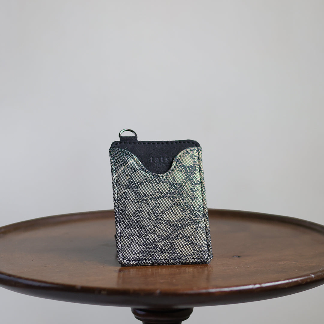 Mutsuki –  朧家紋柄 西陣織 パスケース