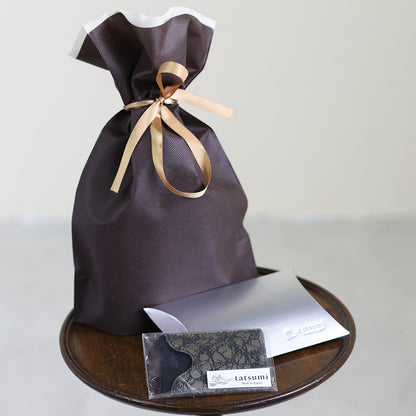 Mutsuki –  朧家紋柄 西陣織 パスケース