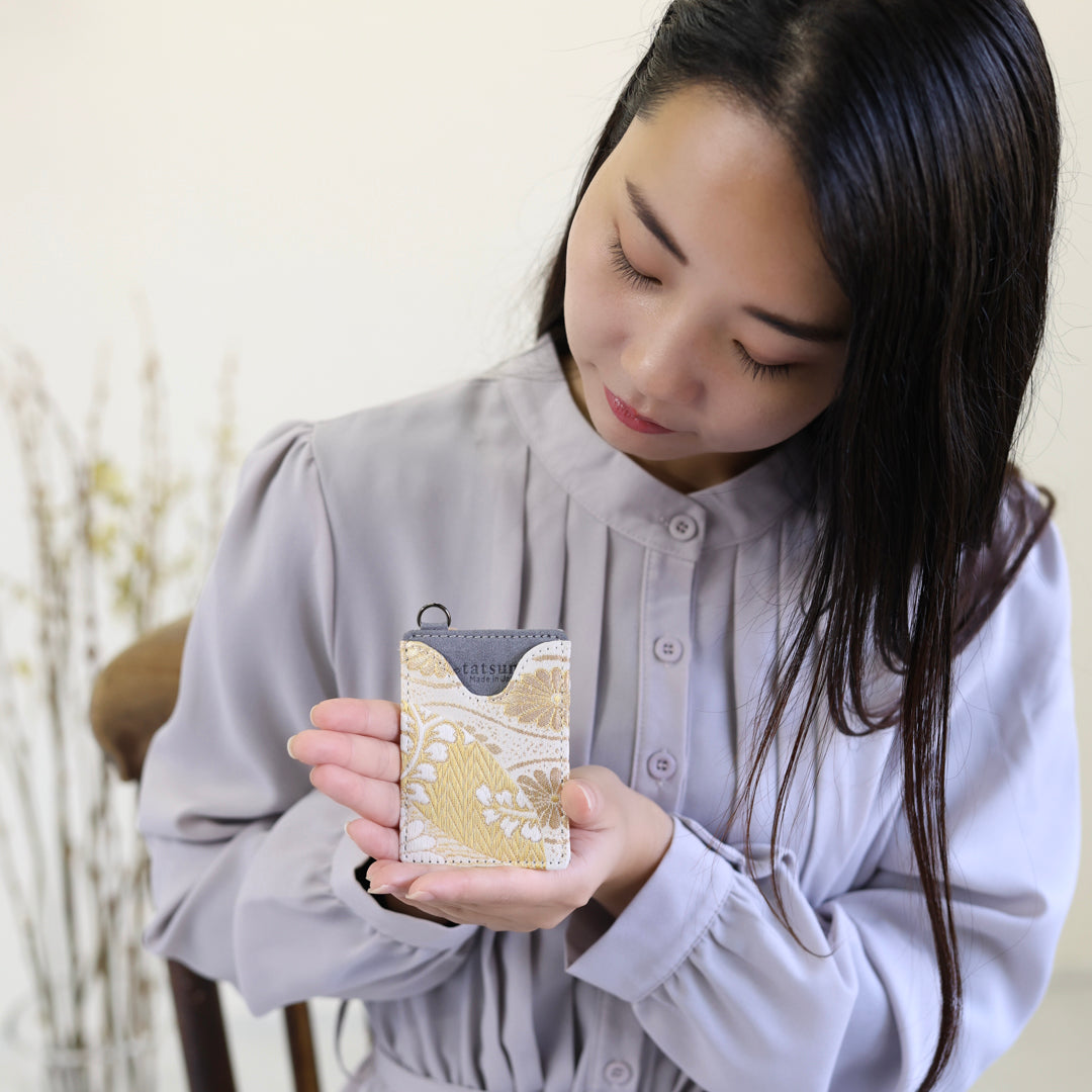 Mutsuki –  金彩花柄 西陣織 パスケース