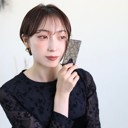 Mutsuki –  朧家紋柄 西陣織 パスケース