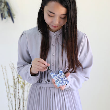 Mutsuki –  Authentic Oshima Tsumugi Pass Case