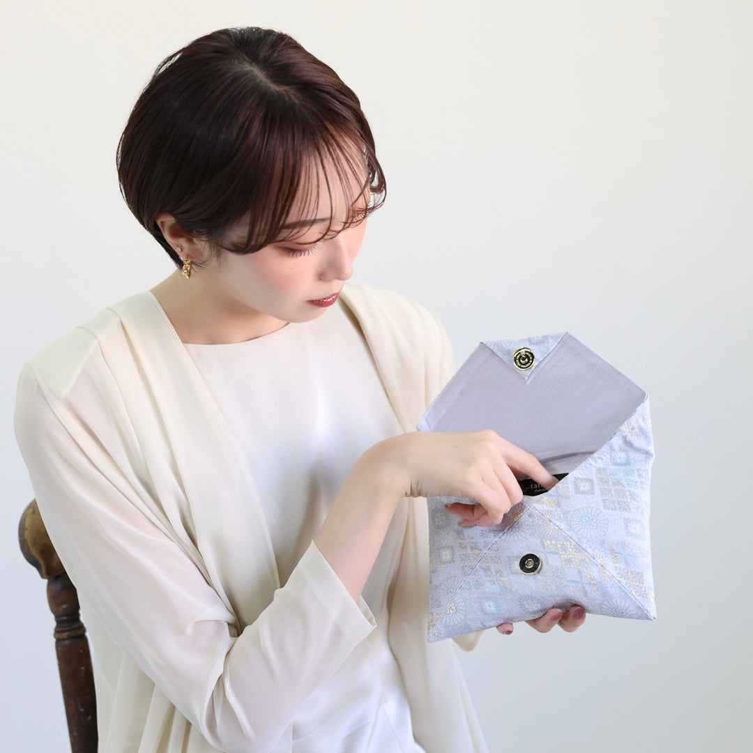 Yura – 水彩映菱柄 西陣織 数寄屋袋